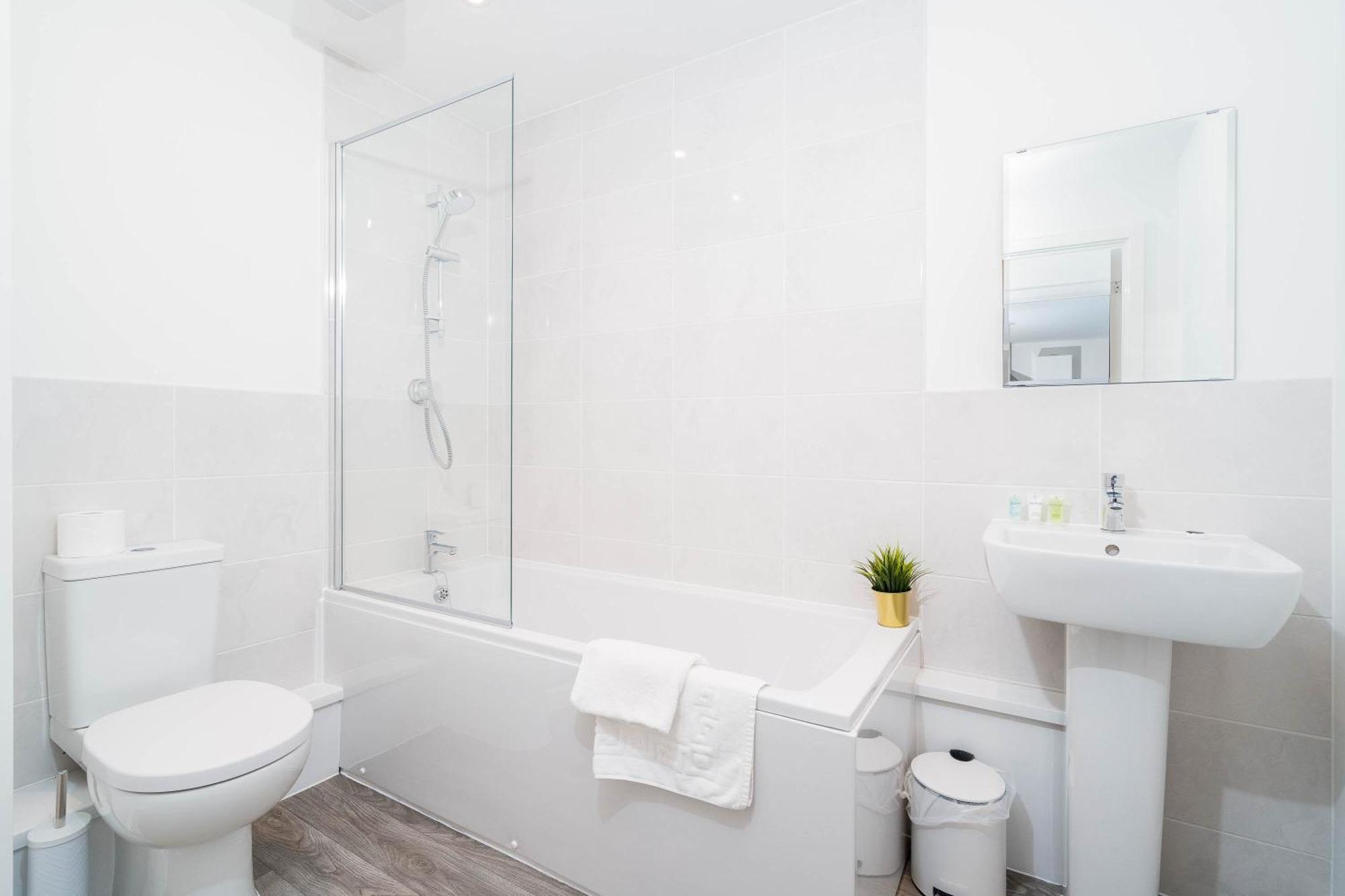 Luxury Apartment - Twin Beds - Selly Oak - Off-Street Parking - Free Netflix & Wifi - Top Rated 9Cc バーミンガム エクステリア 写真