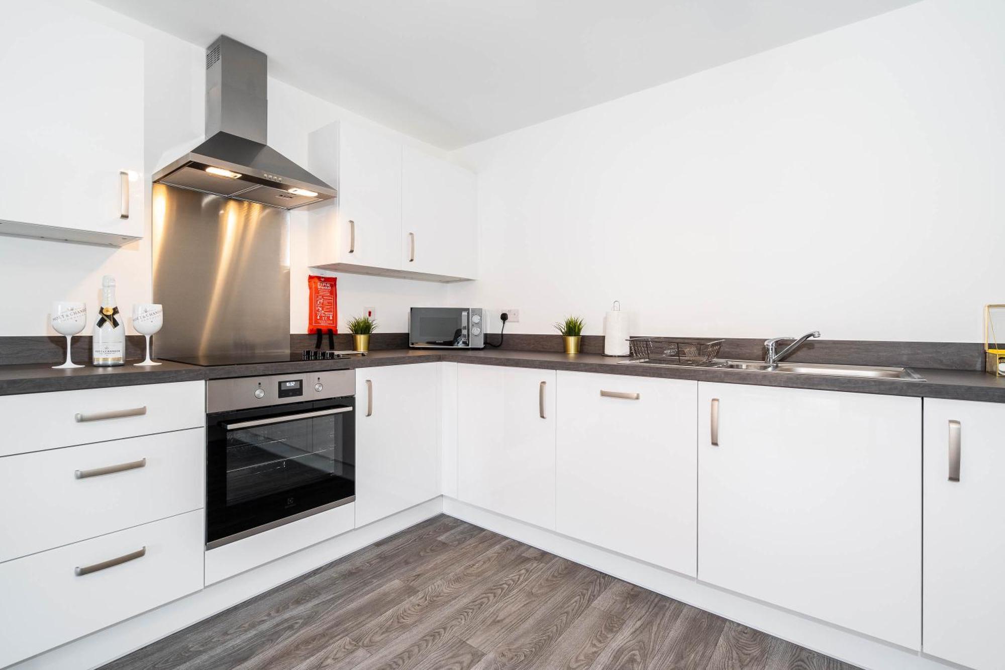 Luxury Apartment - Twin Beds - Selly Oak - Off-Street Parking - Free Netflix & Wifi - Top Rated 9Cc バーミンガム エクステリア 写真