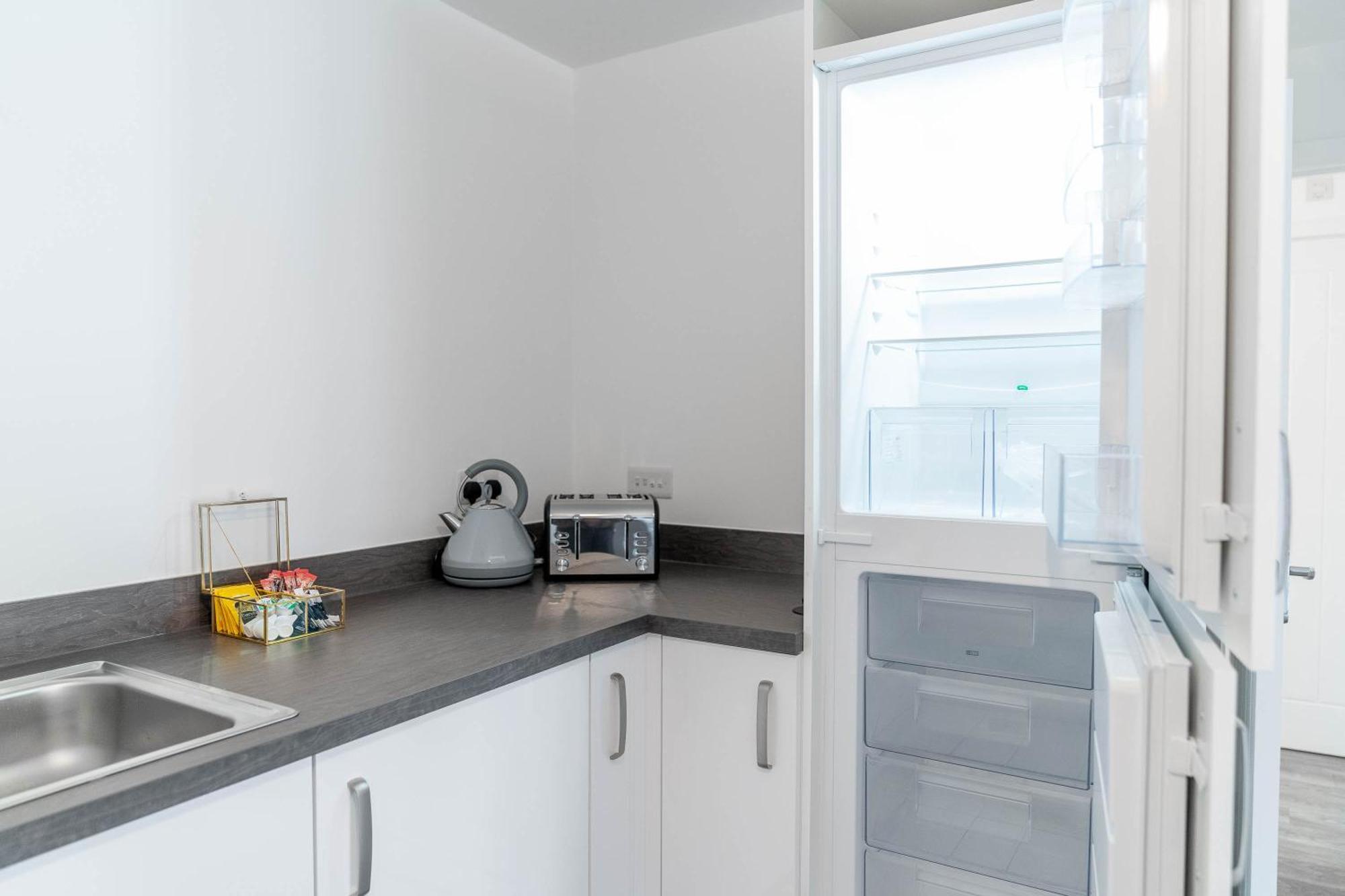 Luxury Apartment - Twin Beds - Selly Oak - Off-Street Parking - Free Netflix & Wifi - Top Rated 9Cc バーミンガム エクステリア 写真
