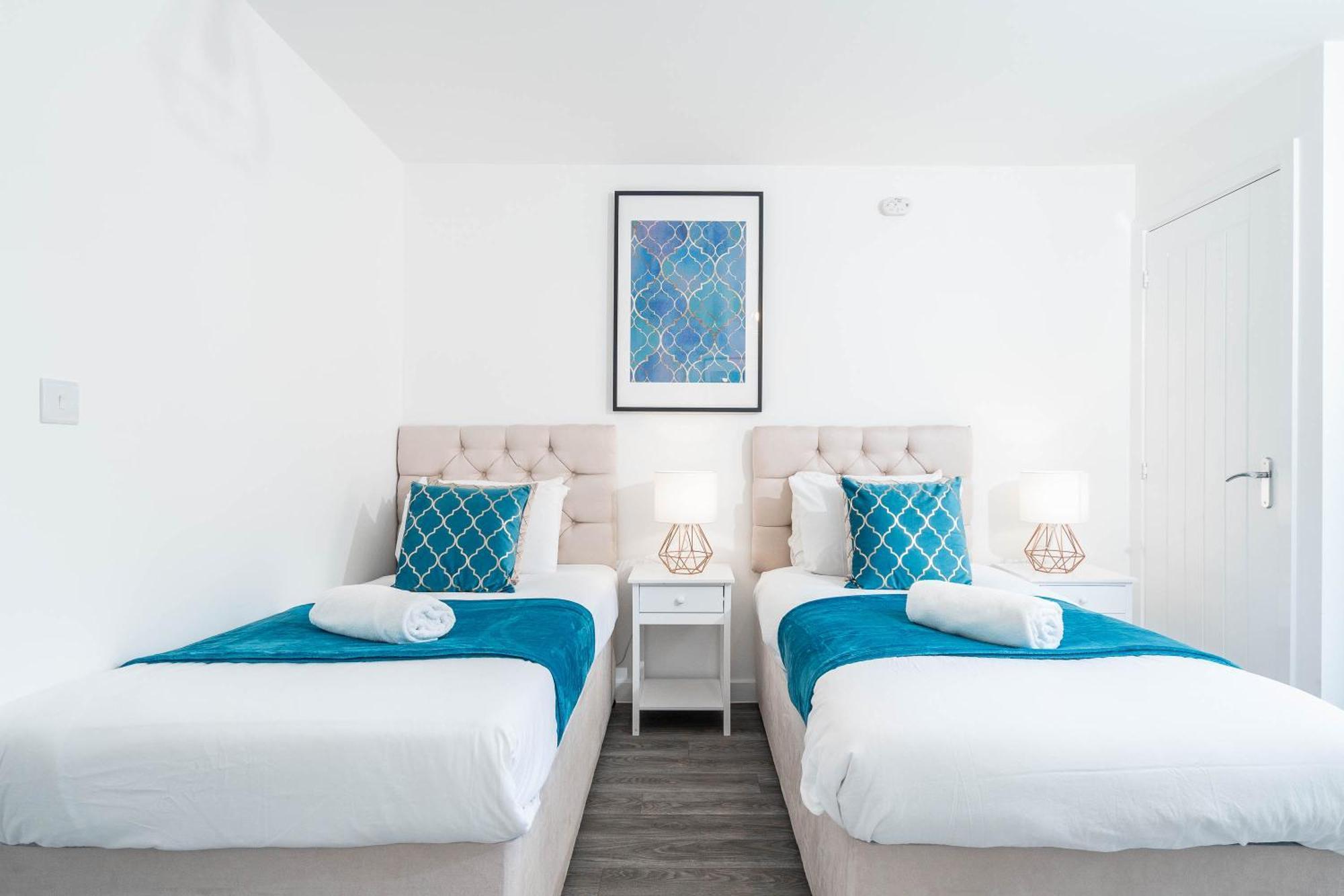 Luxury Apartment - Twin Beds - Selly Oak - Off-Street Parking - Free Netflix & Wifi - Top Rated 9Cc バーミンガム エクステリア 写真