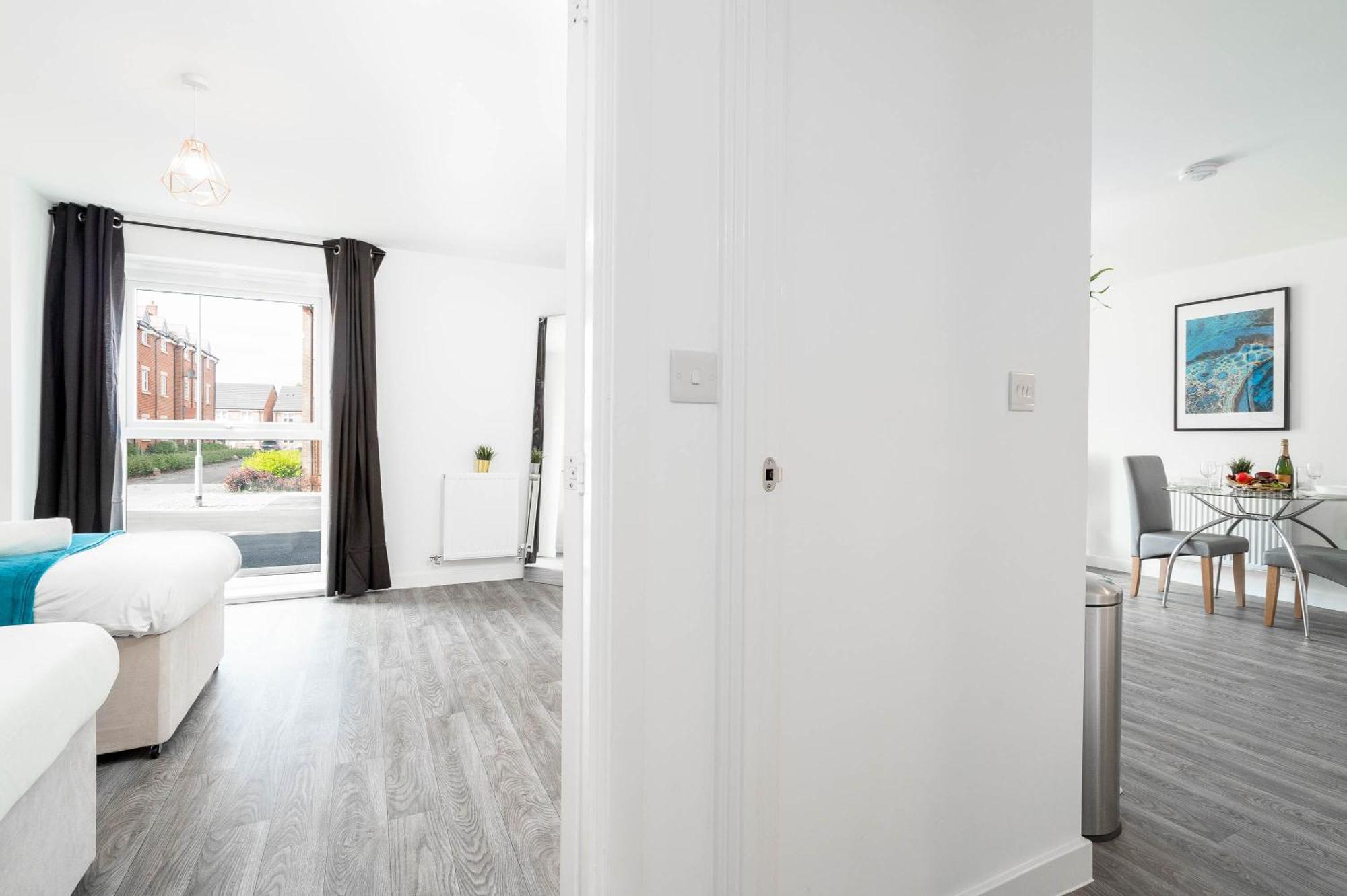 Luxury Apartment - Twin Beds - Selly Oak - Off-Street Parking - Free Netflix & Wifi - Top Rated 9Cc バーミンガム エクステリア 写真